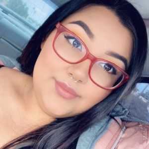 Meet your Posher, Selena